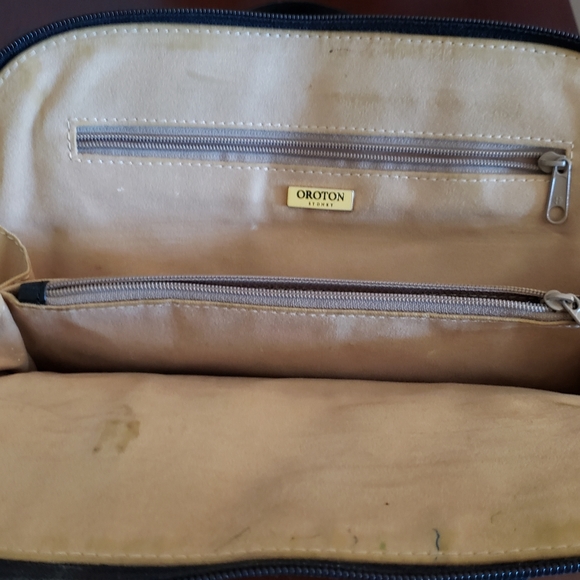 Oroton Handbag - Picture 4 of 6